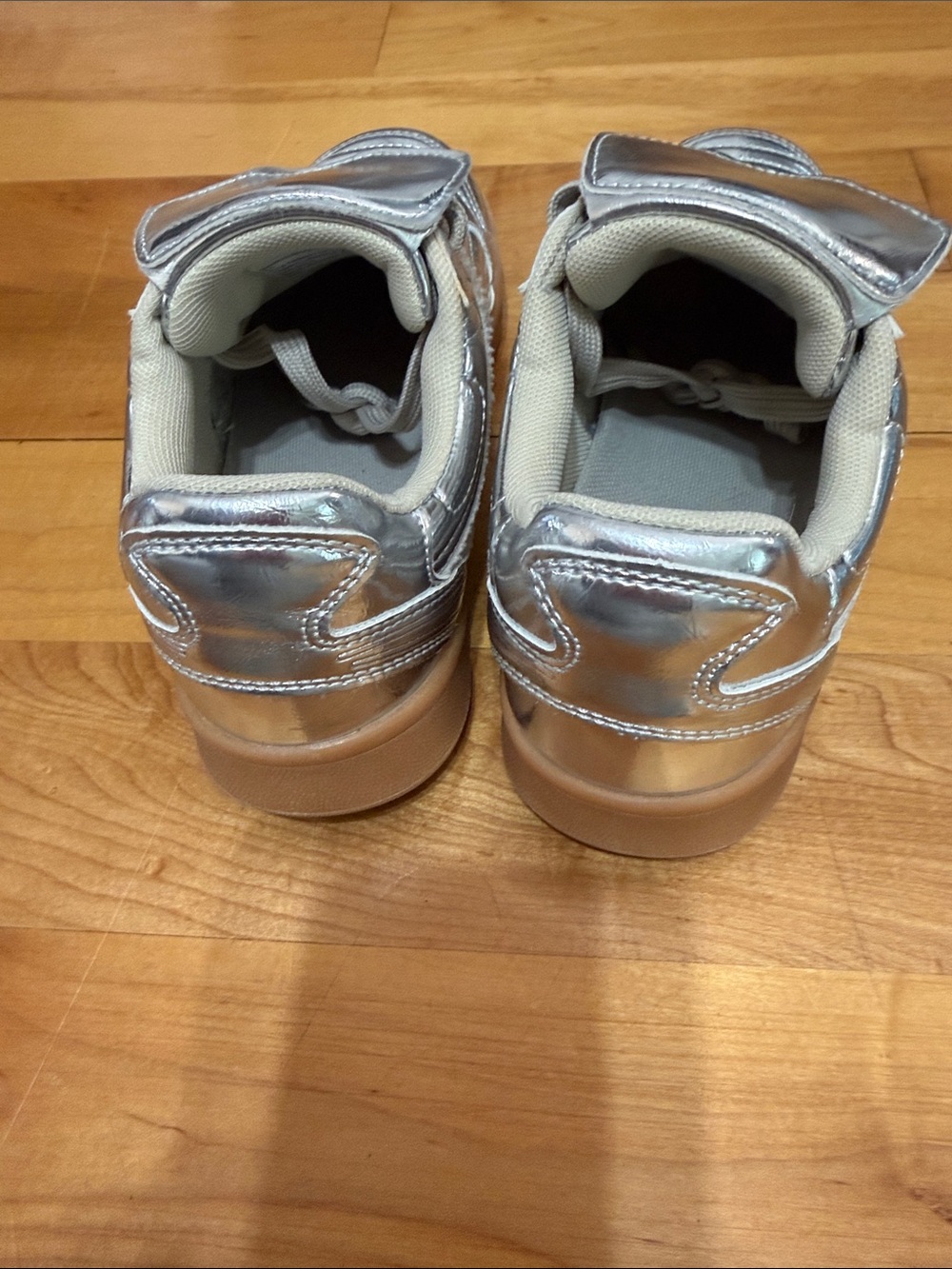 Steve Madden Metallic Silver Girls Athletic Sneakers with Velcro Strap - Picture 2 of 3
